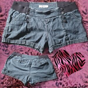 CANDIE'S Low rise denim shorts with button detail Size 11 Y2K